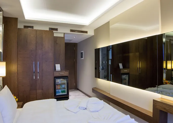 Hotel The Biancho Pera 3*