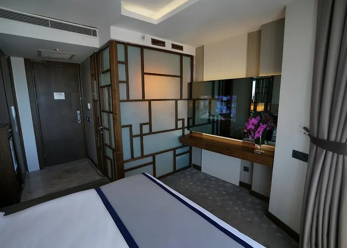 Hotel The Biancho Pera 3*