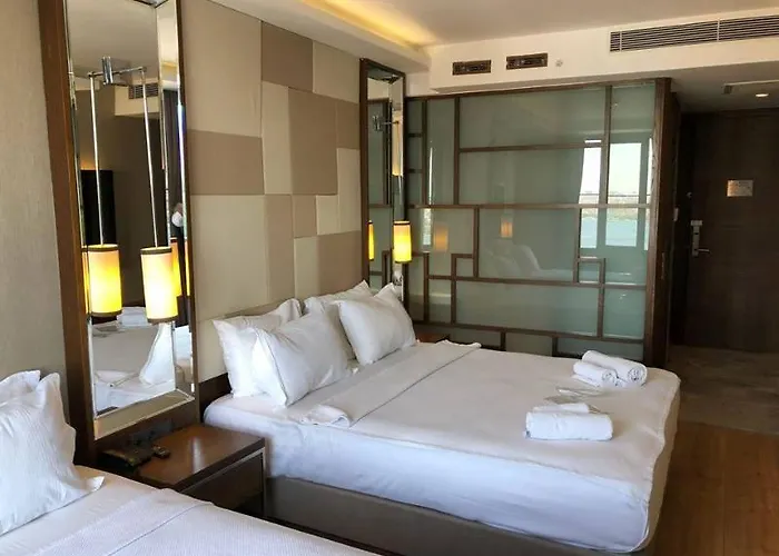 Hotel The Biancho Pera 3*