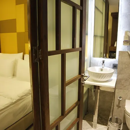 The Biancho Pera Hotel