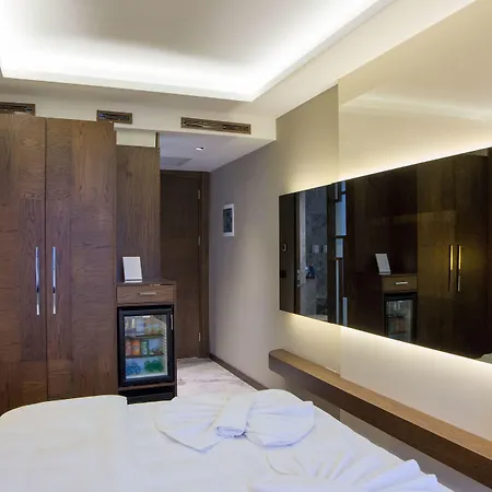 Hotel The Biancho Pera 3*