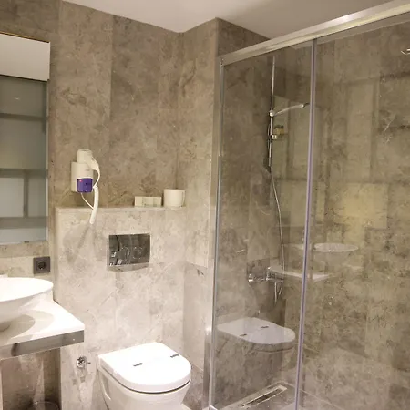 Hotel The Biancho Pera 3*