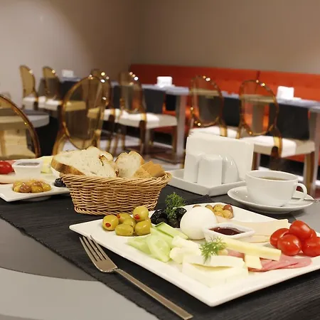 The Biancho Pera Hotel 3*