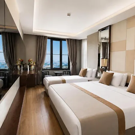 Otel The Biancho Pera 3*