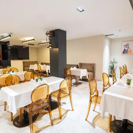 The Biancho Pera Hotel 3*