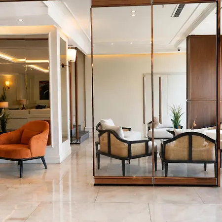 The Biancho Pera Hotel 3*