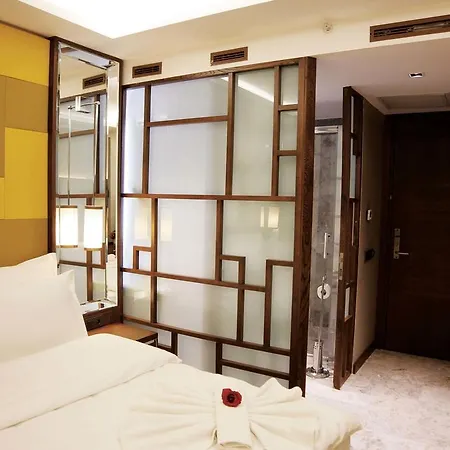 Hotel The Biancho Pera 3*
