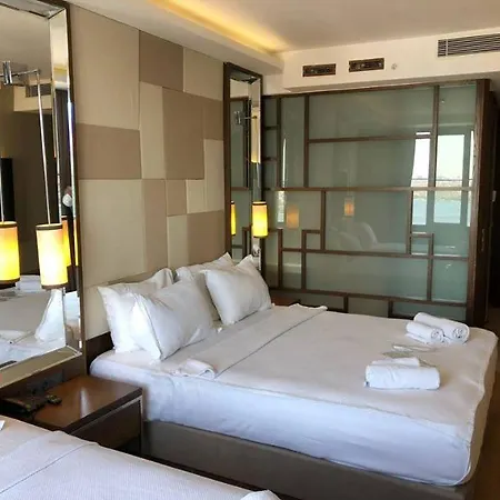 מלון The Biancho Pera 3*