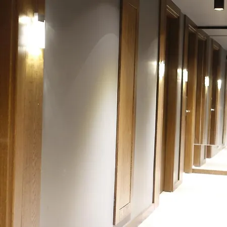 Otel The Biancho Pera 3*